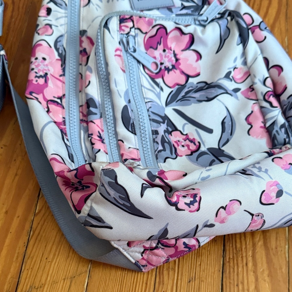 Vera Bradley floral sling bag - Picture 3 of 10